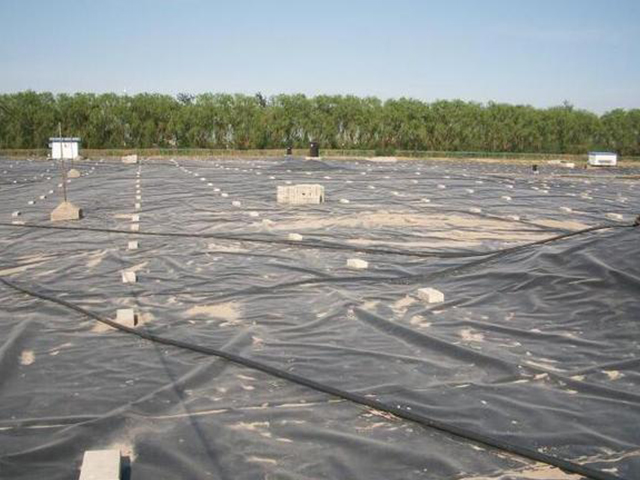 影響蒸發(fā)塘防滲土工膜施工質(zhì)量因素總結(jié) 影響蒸發(fā)塘防滲土工膜施工質(zhì)量因素總結(jié)