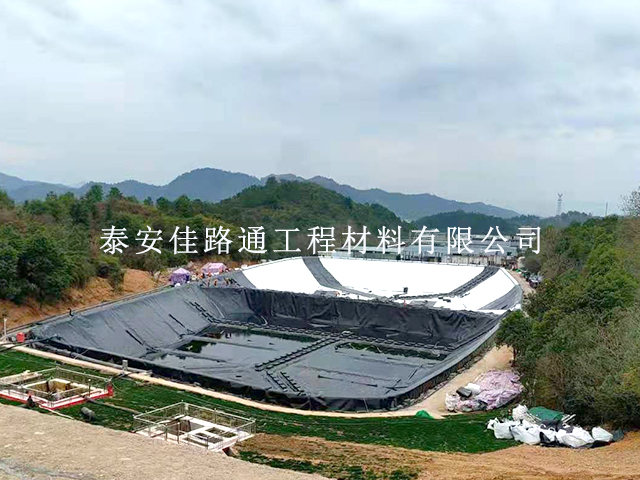 防滲土工膜在施工中出現(xiàn)的問題須及時(shí)進(jìn)行解決 防滲土工膜在施工中出現(xiàn)的問題須及時(shí)進(jìn)行解決