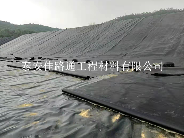 魚塘建設中如何在低溫環境下鋪設防滲土工膜? 魚塘建設中如何在低溫環境下鋪設防滲土工膜?