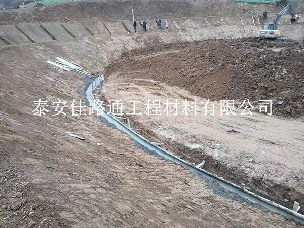 蓄水池防滲膜如何裁剪才能節省材料? 蓄水池防滲膜如何裁剪才能節省材料?
