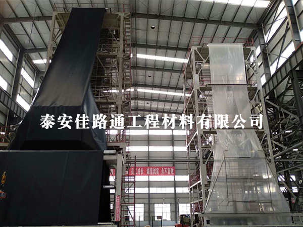 如何讓油田防滲土工膜更好的發(fā)揮其作用? 如何讓油田防滲土工膜更好的發(fā)揮其作用?