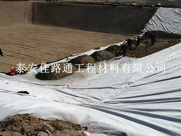 如何將油田防滲膜更好的發揮其作用? 如何將油田防滲膜更好的發揮其作用?