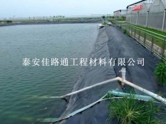 把控好魚塘防滲膜的鋪設順序及環(huán)境