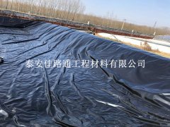 魚蝦養(yǎng)殖防滲膜四大錨固操作緊張進行