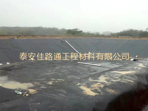鹽場魚蝦養殖防滲膜使用壽命探析 鹽場魚蝦養殖防滲膜使用壽命探析
