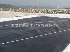 污水處理防滲膜裁剪技巧：精準高效，助力環保