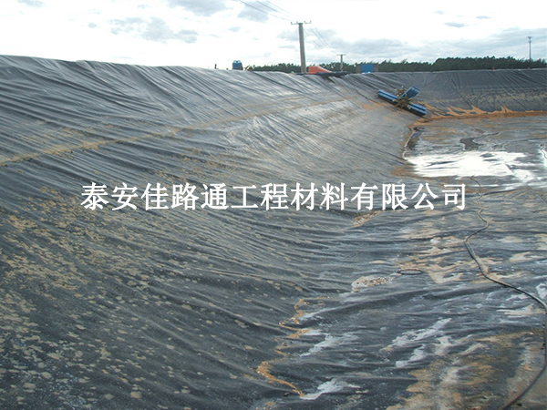 污水處理防滲膜選購:為何生產工藝至關重要? 污水處理防滲膜選購:為何生產工藝至關重要?