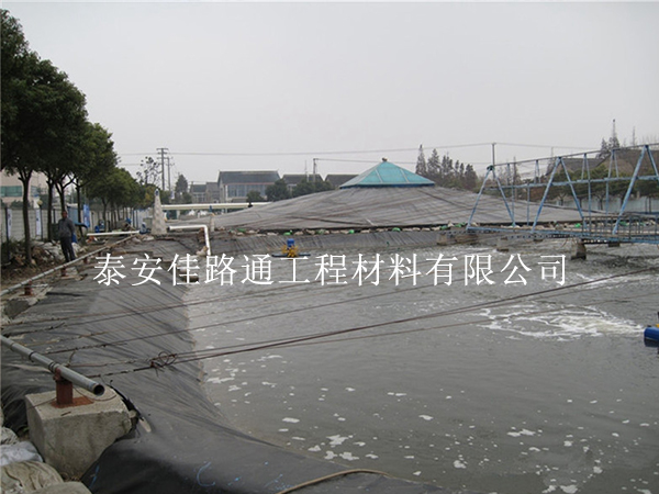 污水處理防滲膜工序細節(jié):守護水質(zhì)安全的關鍵防線 污水處理防滲膜工序細節(jié):守護水質(zhì)安全的關鍵防線