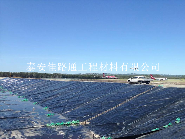 如何選擇高性價比的養(yǎng)殖防滲膜 如何選擇高性價比的養(yǎng)殖防滲膜