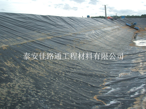 污水處理防滲膜連接方式的革新與實踐 污水處理防滲膜連接方式的革新與實踐