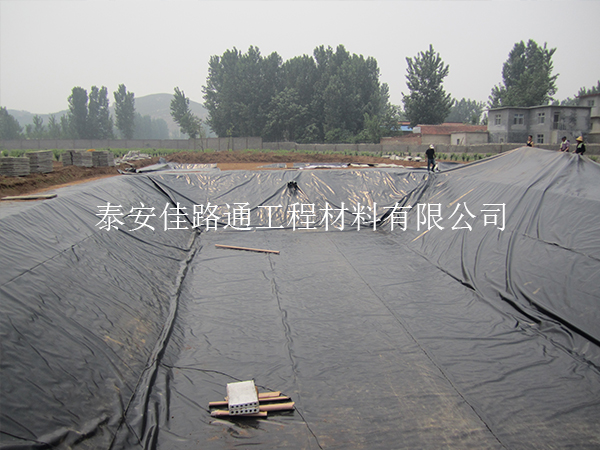 污水處理防滲膜質量選擇標準要求探析 污水處理防滲膜質量選擇標準要求探析